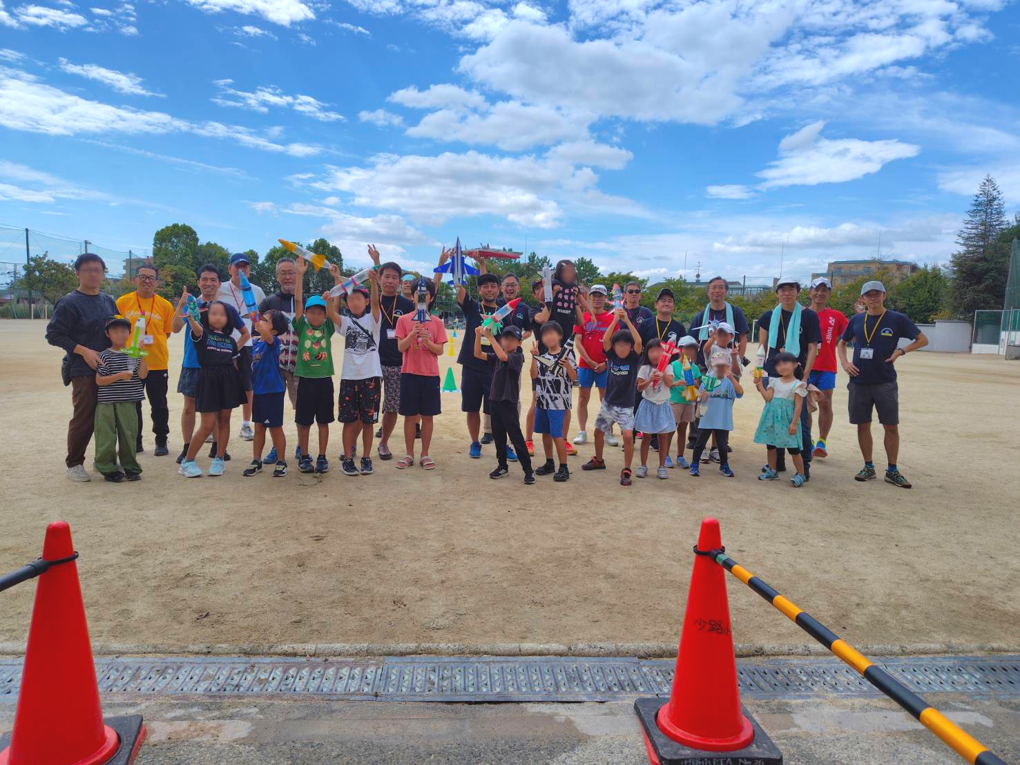 �������i8